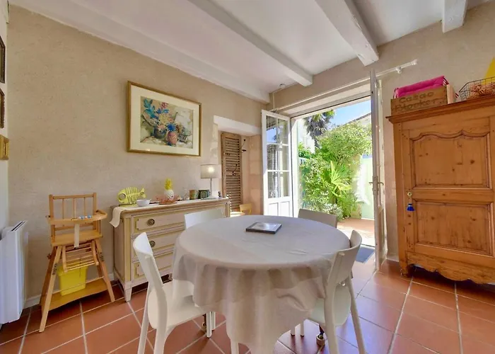 Villa 320 Les Gouverneurs 13 Maison Avec Cour Et Garage